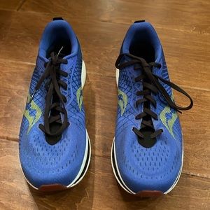 Saucony Men's Blue Running Shoes with Yellow Accents